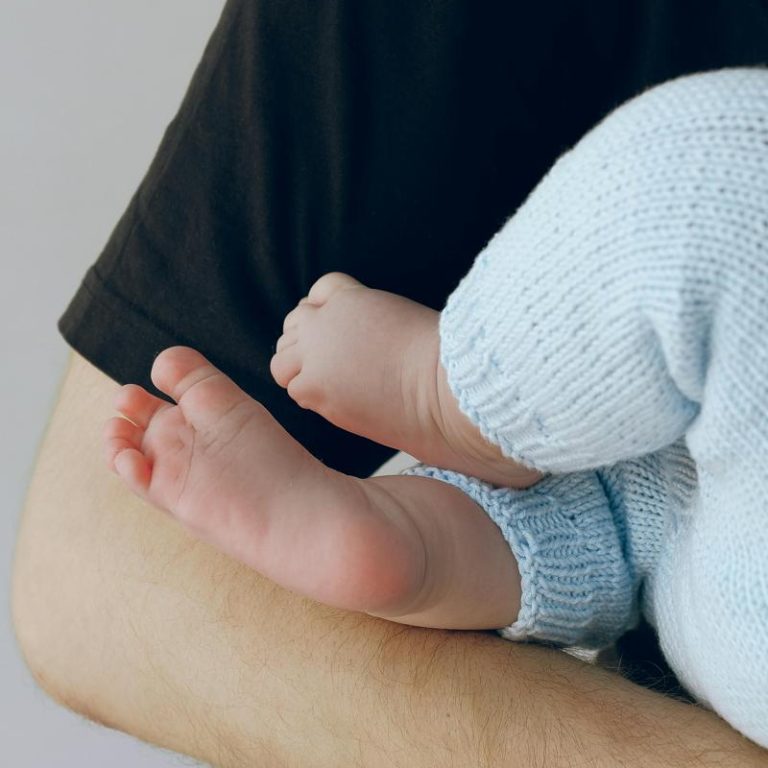 Baby-parent-a9407ee6d2ba42c49112c54abd3a9a21