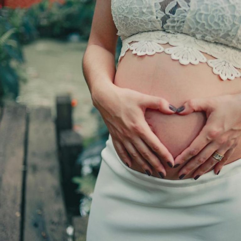Pregnant-woman-cb739e39d9f24f14b794276976becaa9