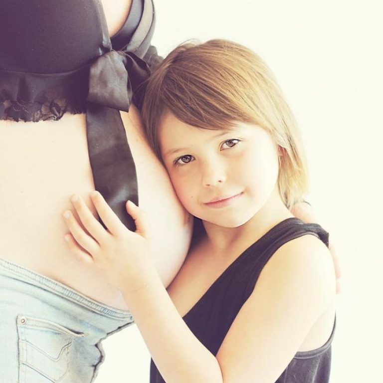 Pregnant-woman-dee302f127cf4a72bd103bd780a4bf21