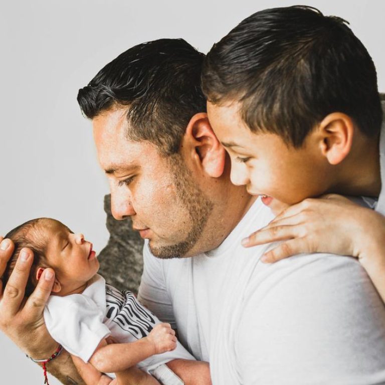 newborn-baby-b2f3b8997bb94d0ab4096b36edef34d8