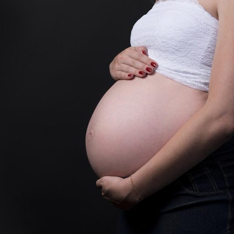 pregnant-woman-4bafcd06d5084482803dafd1b8a346c9