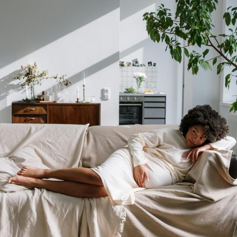 pregnant-woman-bee32481141c44c5b6be691a91c5e041